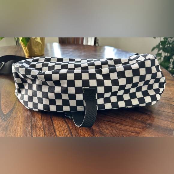 Dickies Checkered Messenger Bag Flap Front Hook & Loop Closure Adjustable Strap - Picture 6 of 16